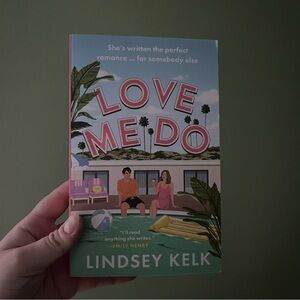 📚 4/25$ 📚 Love Me Do by Lindsey Kelk